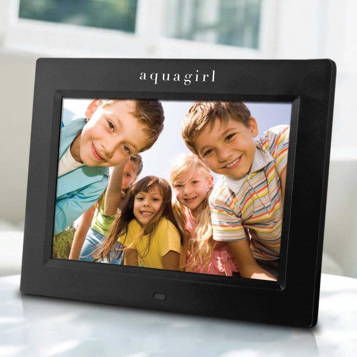Sungale 8" Full function Digital Photo Frame (photo/audio/video)